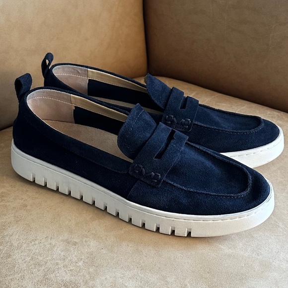 Vionic Women's Uptown Loafer Dark Blue Suede 9 Wide Casual Fall Classic Travel - Picture 1 of 13